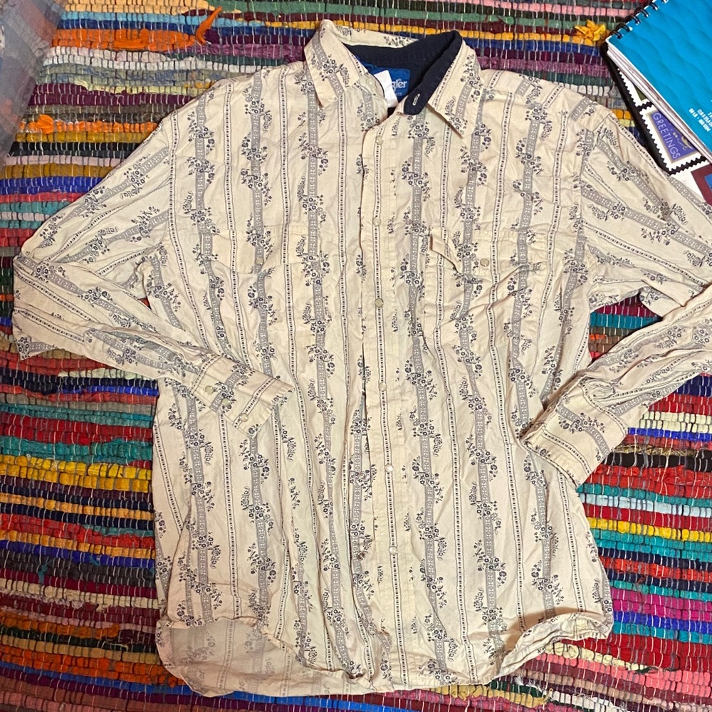 Wrangler Cream and Blue Patterned Button Down Shirt